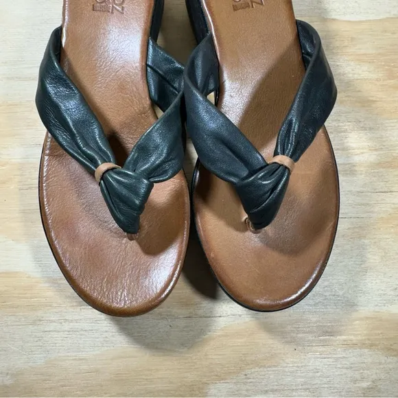 Miz Mooz Black Leather Platform Sandals Women’s Size 9