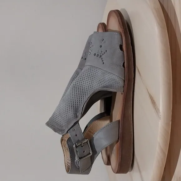 Miz Mooz Fifi Gladiator Sandals Size 39 Gray Leather Studded Open Toe Ankle Stap
