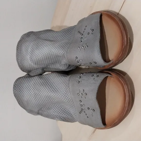 Miz Mooz Fifi Gladiator Sandals Size 39 Gray Leather Studded Open Toe Ankle Stap
