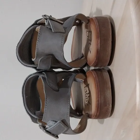 Miz Mooz Fifi Gladiator Sandals Size 39 Gray Leather Studded Open Toe Ankle Stap