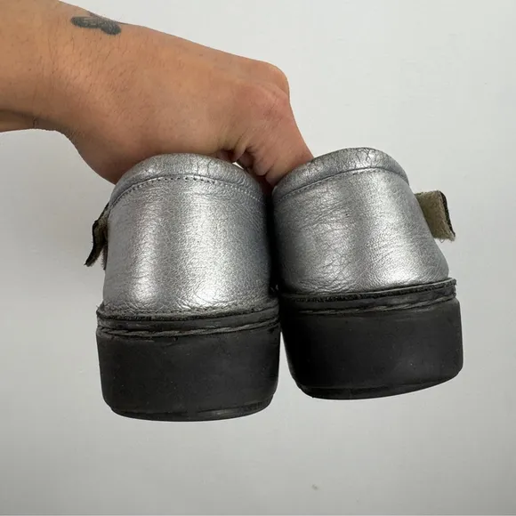 Naot Silver Leather Comfory Sandals