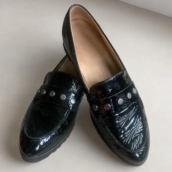 NATURALIZER Gaia Studded Lug Sole Loafer | Black‎ Patent Leather | Size 9.5