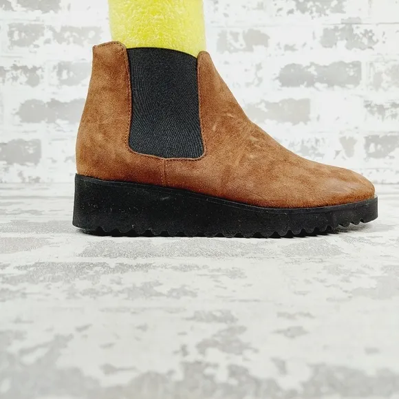 New Amalfi By Rangoni Brown Suede Pull On Chunky Sole Chelsea Boots W687