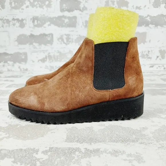 New Amalfi By Rangoni Brown Suede Pull On Chunky Sole Chelsea Boots W687