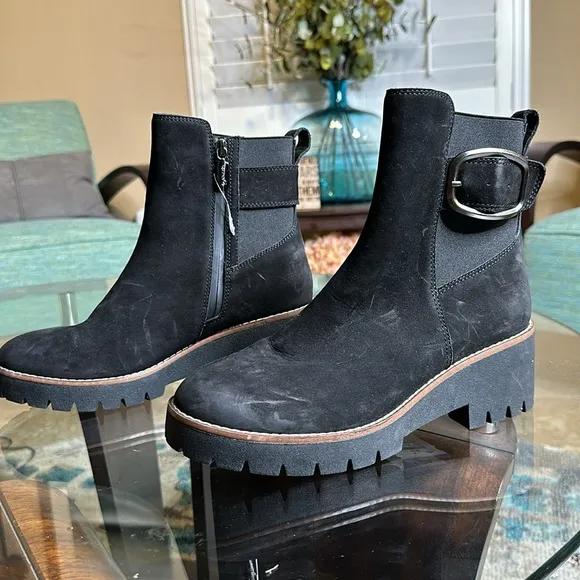 New Blondo Waterproof boots black size 9