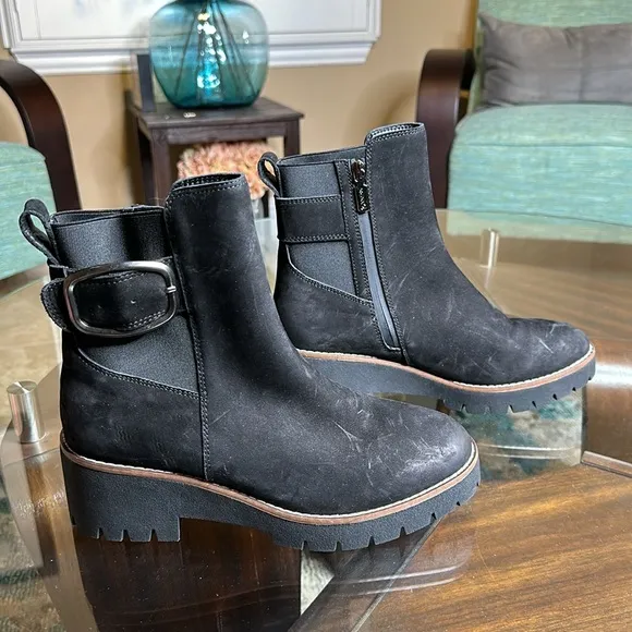 New Blondo Waterproof boots black size 9