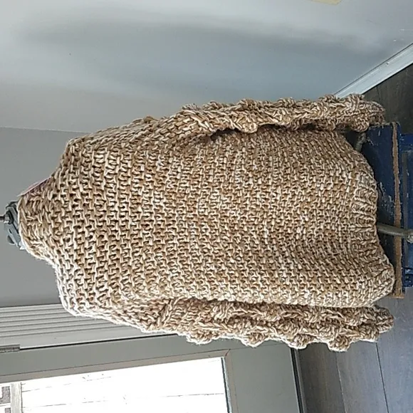 NEW CHICWICH HAND KNIT CHUNKY TAN/ CREAM OVERSIZED CARDIGAN WOMANS XL