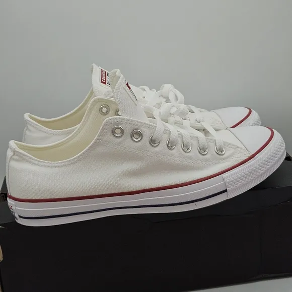 New Converse white Chuck Taylor All Star Low Sneakers women 10.5 / mens 8.5- NIB