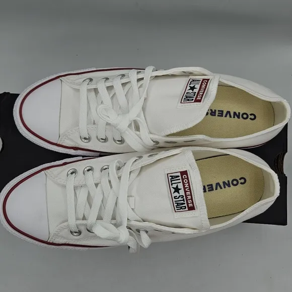 New Converse white Chuck Taylor All Star Low Sneakers women 10.5 / mens 8.5- NIB