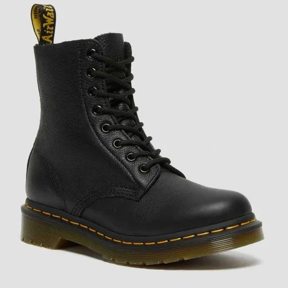 🌸NEW Dr. Martens 1460 Black Leather Men's Boots Women’s Size 7 With Box.