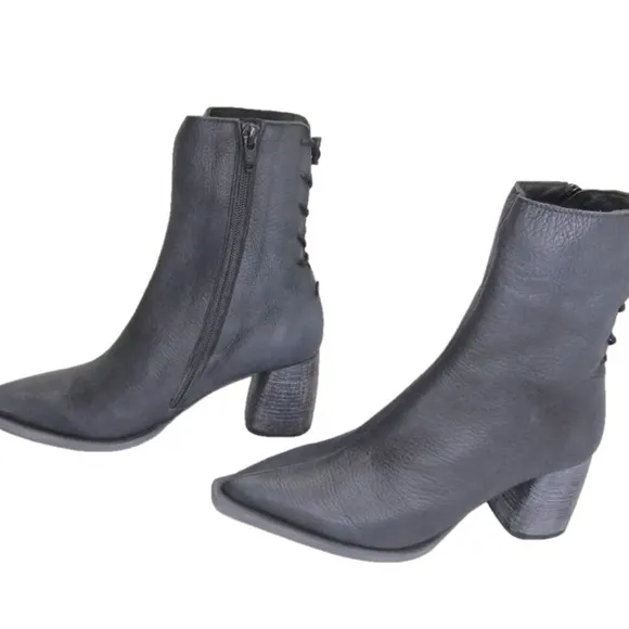 NEW FREE PEOPLE Womens Livia Boots Pointed Toe Side Zip Backlace  Black Size 7