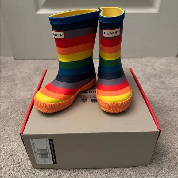 NEW in Box Hunter Kids’ Classic Waterproof Rain Boots, Rainbow 🌈, Toddler 6M