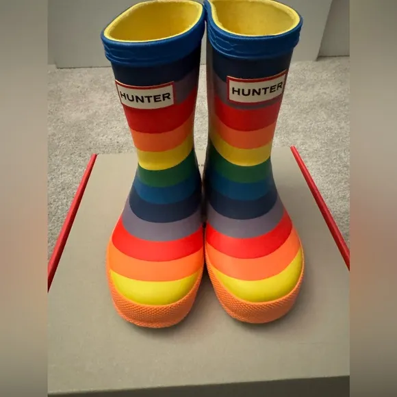 NEW in Box Hunter Kids’ Classic Waterproof Rain Boots, Rainbow 🌈, Toddler 6M