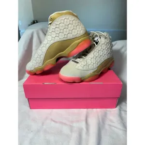 New In Box Jordan 13 Retro CNY Basketball Men’s Size 10.5 White Tan Pink LaceUp