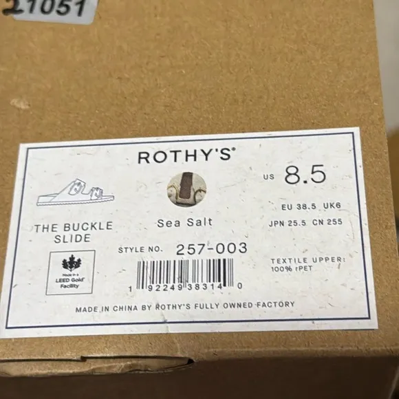 New in Box Rothy’s “The Buckle Slide” Sandal-Sz 8.5 TTS-Color:Sea Salt/Gold Tone