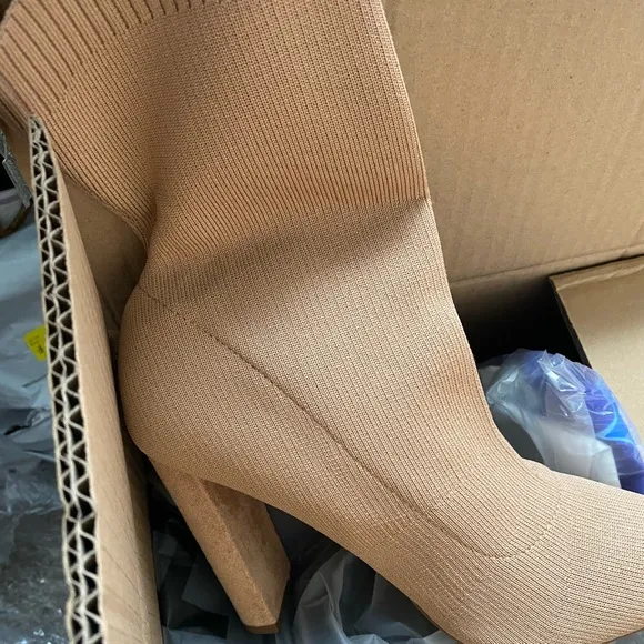 NEW INVENTORY 🔥Lycra Pointed Toe Slip-On Block Heel Boots🔥