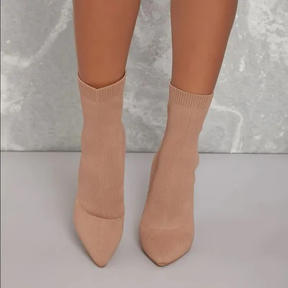 NEW INVENTORY 🔥Lycra Pointed Toe Slip-On Block Heel Boots🔥