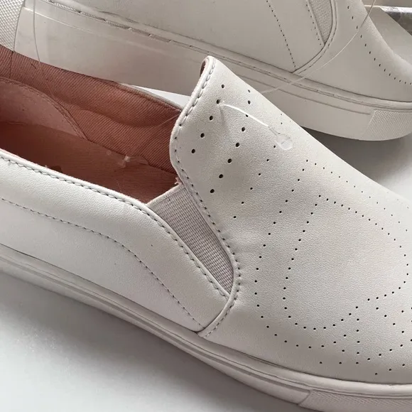 NEW KATE SPADE NEW YORK Andy Sneakers White Slip On  SZ-8