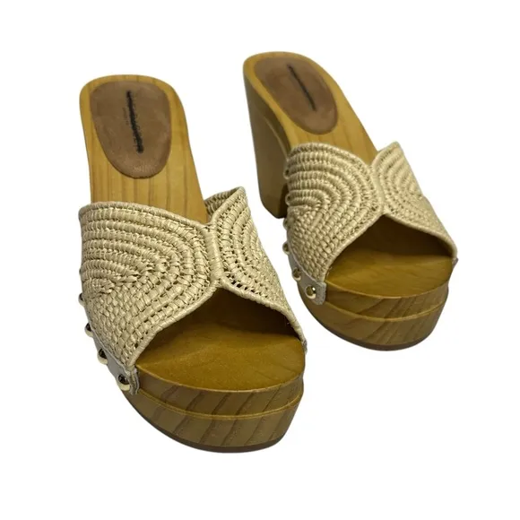 NEW Kelsi Dagger Brooklyn Dreamer Studded Wooden Sandals 6.5