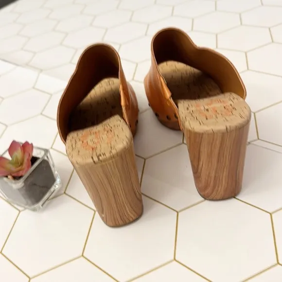 NEW Kork-Ease Danika Tan Leather Studded platform heel sandals women size 10