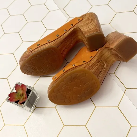 NEW Kork-Ease Danika Tan Leather Studded platform heel sandals women size 10