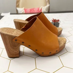 NEW Kork-Ease Danika Tan Leather Studded platform heel sandals women size 10