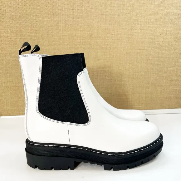 NEW Marc Fisher Patrick Chelsea Leather Lug Sole Chunky Y2K Boots Booties Size 8
