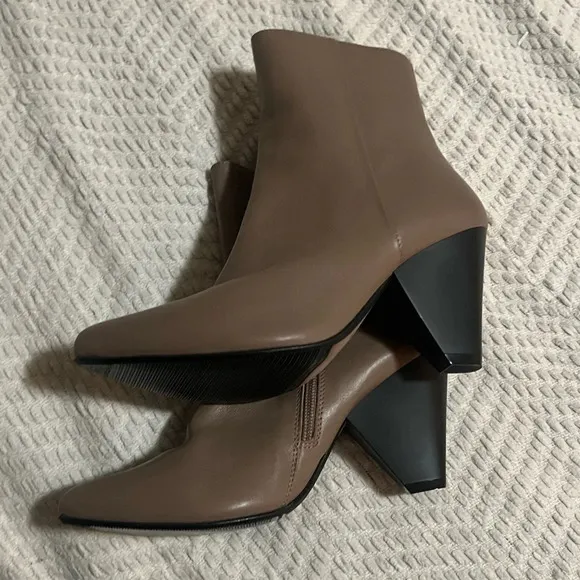 🖤New Marcella New York Leo Ankle Boots🖤