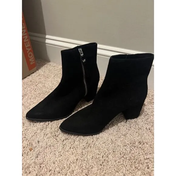 NEW Michael Kors Black Suede Pointed Toe Ankle Bootie Boots 7M