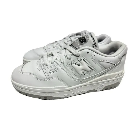 NEW New Balance 550 Big Kids Size 4.5 Low Top Basketball Sneakers White &amp; Gray