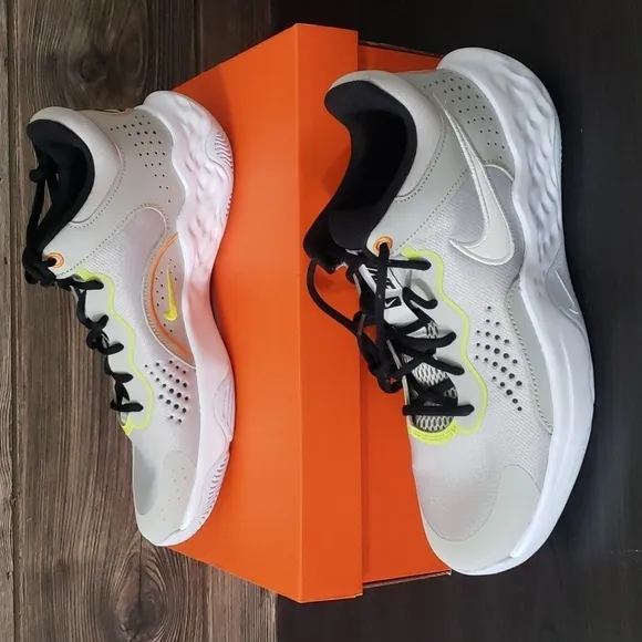 New Nike Fly By Mid 3 Basketball Gray Sneakers
