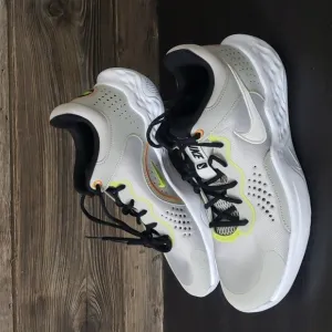 New Nike Fly By Mid 3 Basketball Gray Sneakers