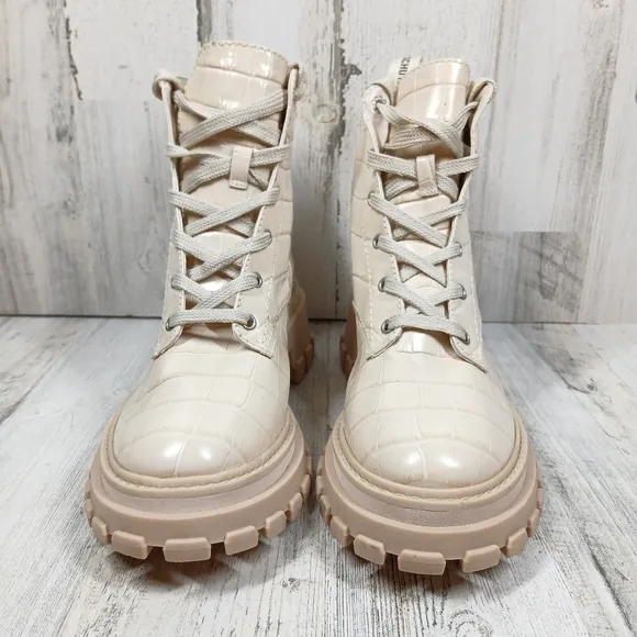 New SCHUTZ Orly Cream High-Top Combat Boots Chunky Sole and Lace-Up Design #1206