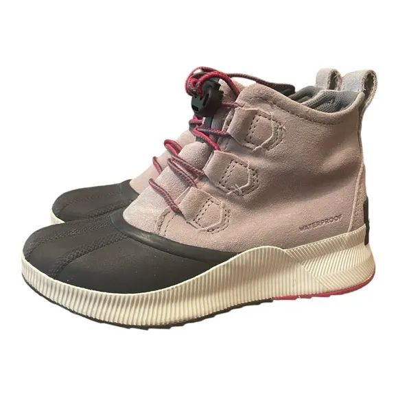 New Sorel Out And About Rain Waterproof Boots Pink and Black Size 3