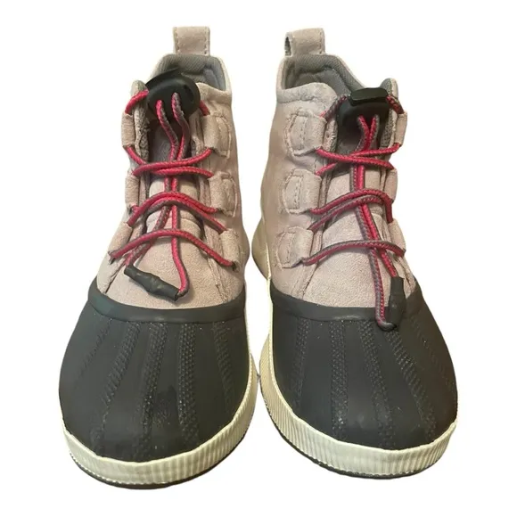 New Sorel Out And About Rain Waterproof Boots Pink and Black Size 3