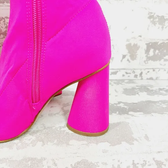 New Steve Madden Hot pink Valyant Pointed Toe Boots K44