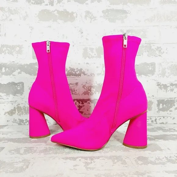 New Steve Madden Hot pink Valyant Pointed Toe Boots K44