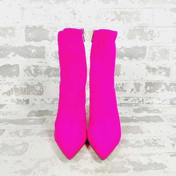 New Steve Madden Hot pink Valyant Pointed Toe Boots K44