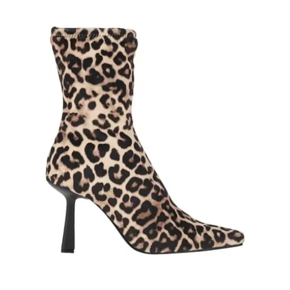NEW Steve Madden Vakay Sock Booties In Leopard