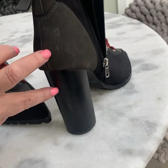 NEW Steve Madden Womens Karey Leather PointToe MOTO Ankle Boots Black and Red 11