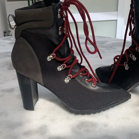 NEW Steve Madden Womens Karey Leather PointToe MOTO Ankle Boots Black and Red 11