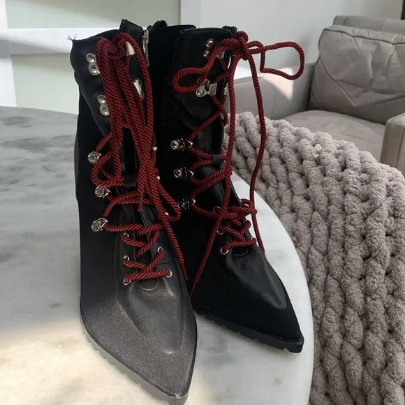 NEW Steve Madden Womens Karey Leather PointToe MOTO Ankle Boots Black and Red 11