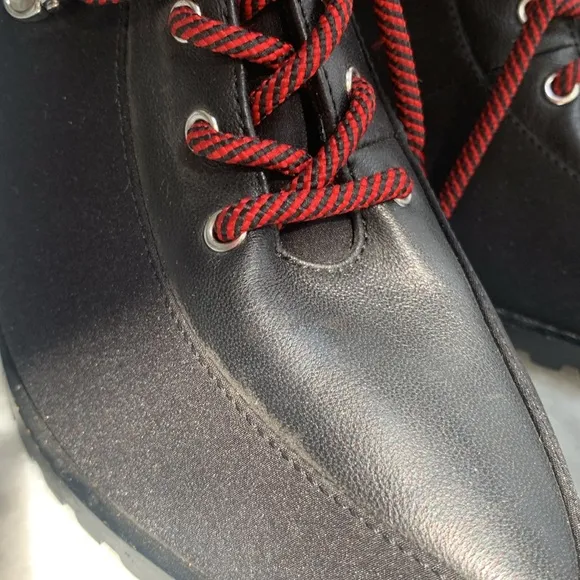 NEW Steve Madden Womens Karey Leather PointToe MOTO Ankle Boots Black and Red 11