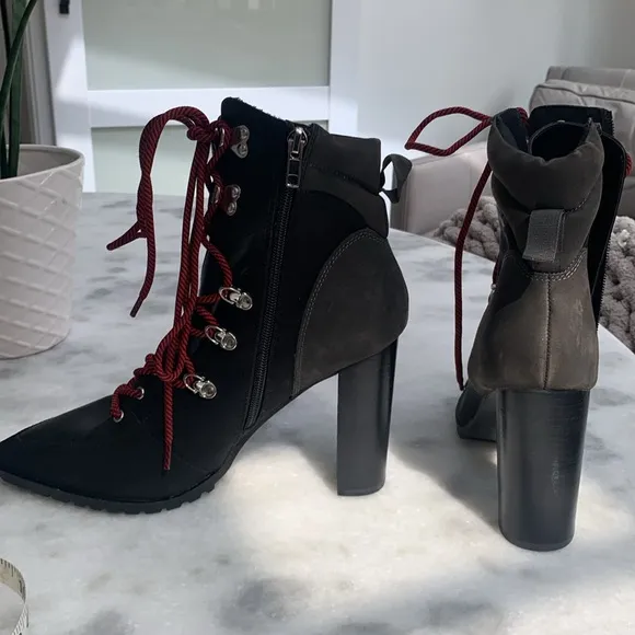 NEW Steve Madden Womens Karey Leather PointToe MOTO Ankle Boots Black and Red 11