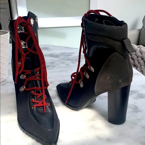 NEW Steve Madden Womens Karey Leather PointToe MOTO Ankle Boots Black and Red 11