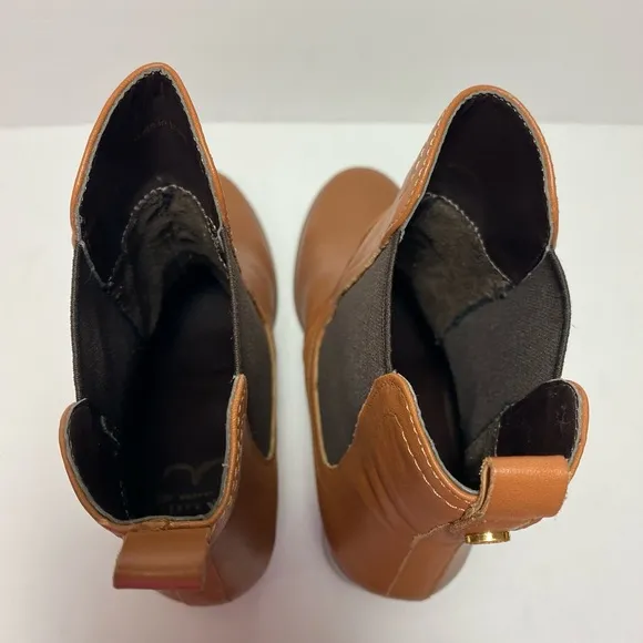 New Ted Baker London Daphina  Leather Heeled Chelsea Beautiful Ankle Boots Sz 9