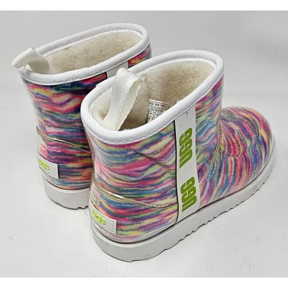 NEW!! UGG KIDS‎ CLASSIC CLEAR MINI PIXELATE: WHITE/GREEN GIRLS BOOTS Size 5