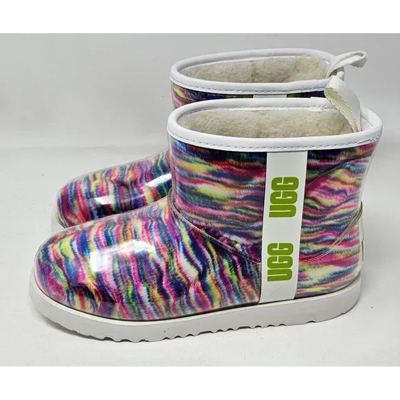 NEW!! UGG KIDS CLASSIC‎ CLEAR MINI PIXELATE: WHITE/GREEN GIRLS BOOTS Size 6