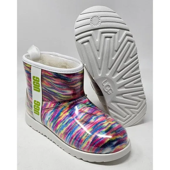 NEW!! UGG KIDS CLASSIC‎ CLEAR MINI PIXELATE: WHITE/GREEN GIRLS BOOTS Size 6