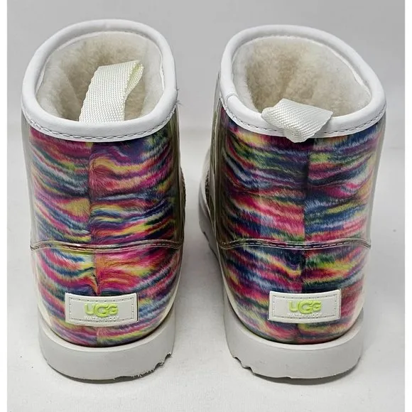 NEW!! UGG KIDS CLASSIC‎ CLEAR MINI PIXELATE: WHITE/GREEN GIRLS BOOTS Size 6